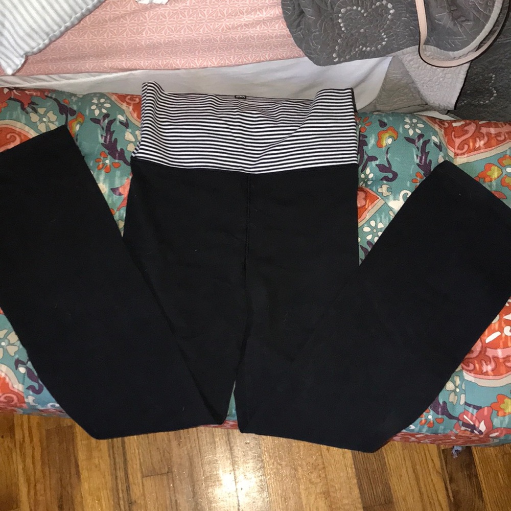 VS yoga pants